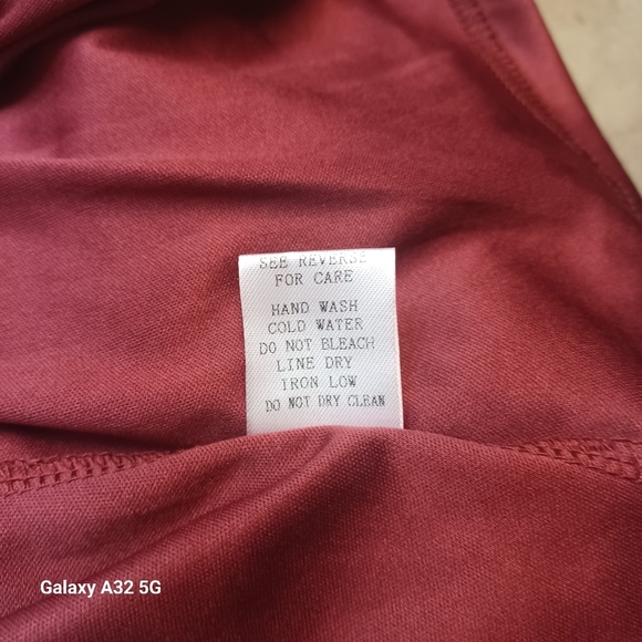 Onetheland Women Size L DRESS Burgundy Lace Halter Dress - Picture 16 of 16